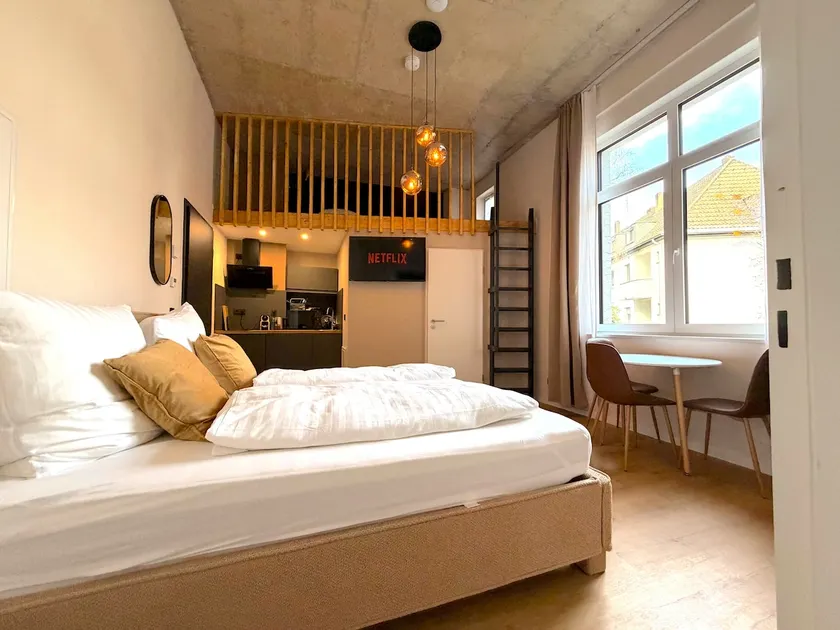 Villa Weitmar: The Grand Urban Studio - Image 1