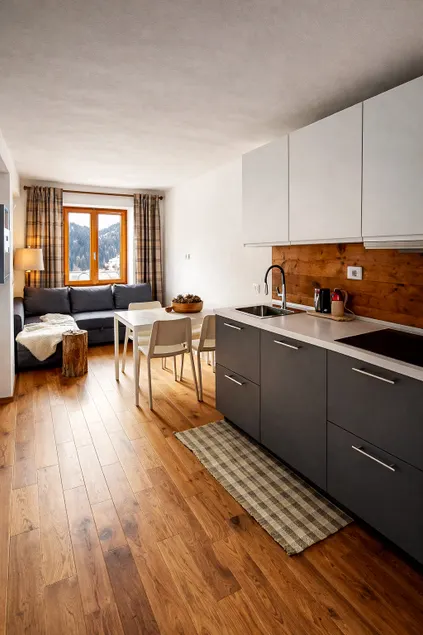 Chic Traditional Apt - with WIFI & View Mountains - Image 1