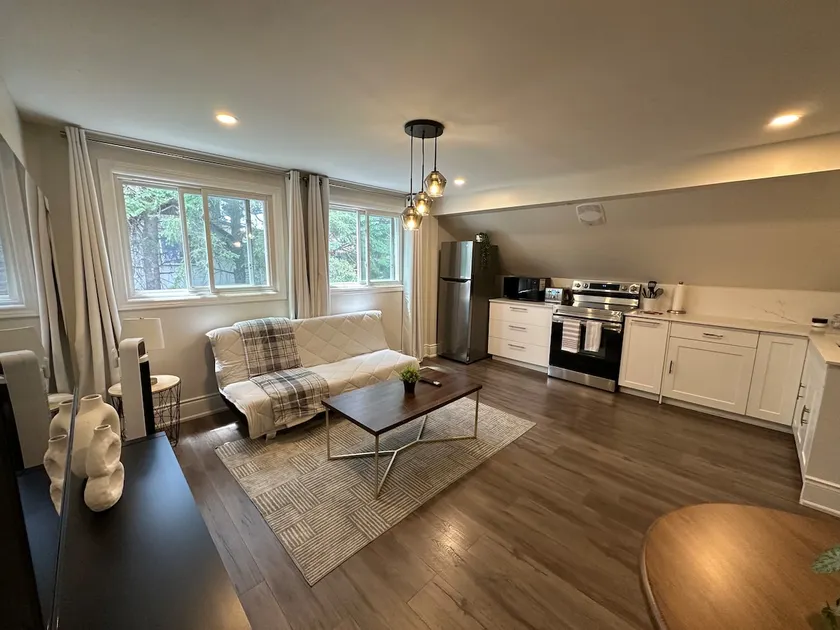 The Crown Suite - Image 1