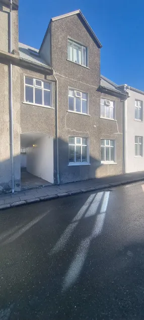 Cozy apartment in central Reykjavik - Image 1