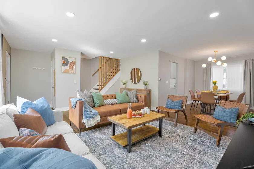 4BR Family Home Near Lake/Northwestern + Parking - Image 1