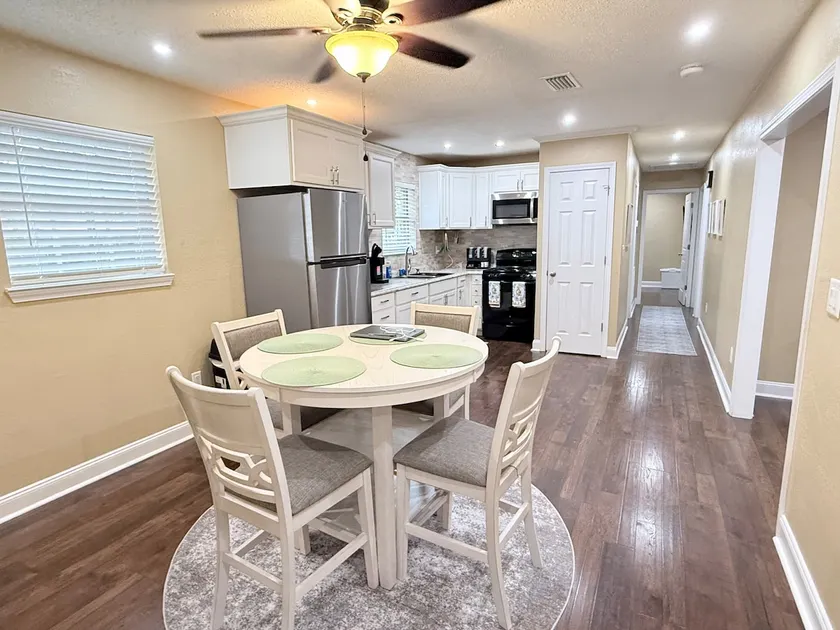 Newly Remodeled Home Near Florida Emerald Coast - Image 1