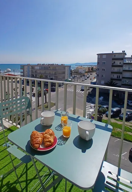 Sea View | Beach 1 min | A/C | Parking - Image 1