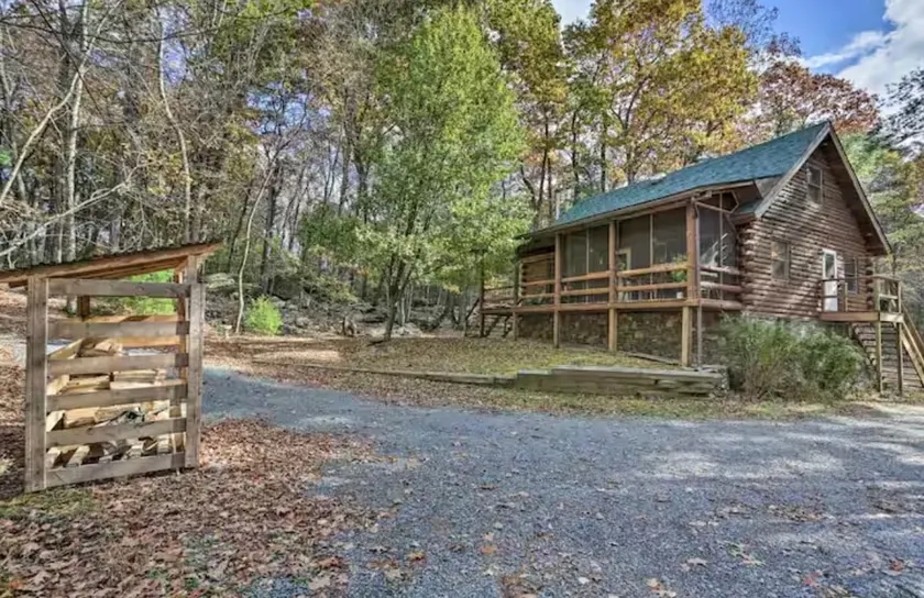 Cozy Log Cabin on Lush 45 Acres with Private Lake! - Image 1