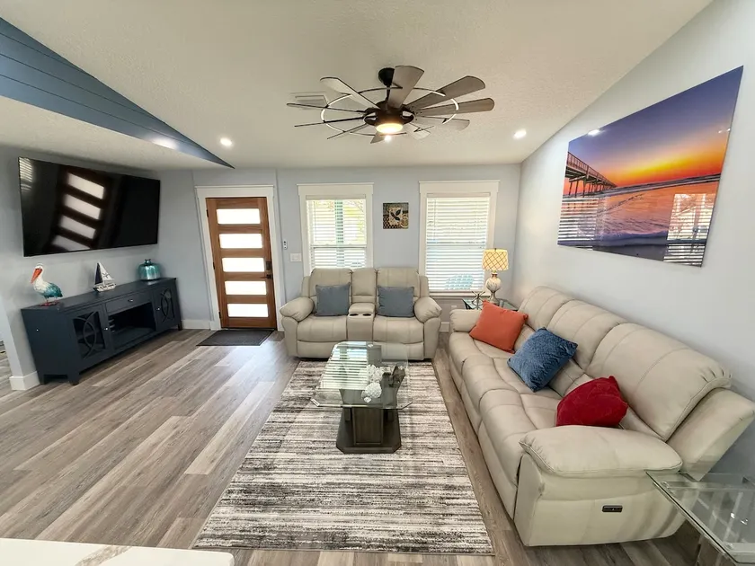 Newly Built Coastal Escape in the Historic City - Image 1
