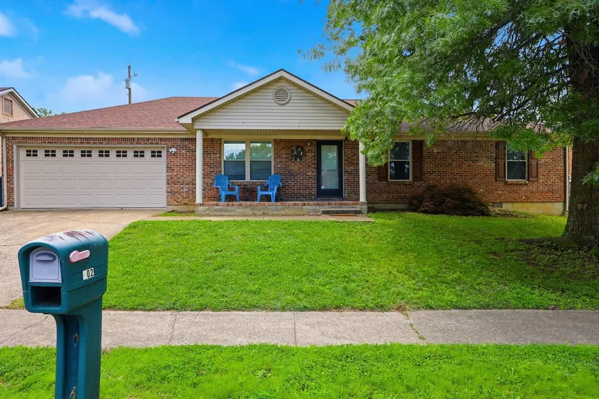Cozy 3BR House with garage, patio near Asbury/Lex - Image 1