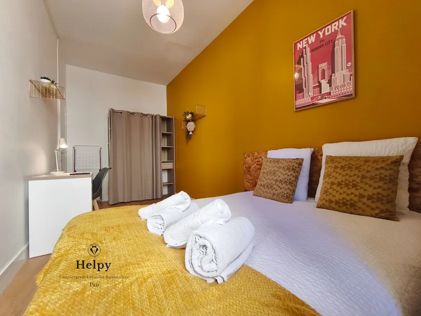 Spacious-Bright-4 Bedrooms-8 People-City Center - Image 1