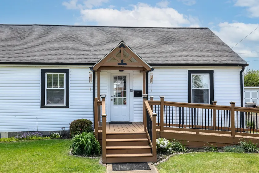 Charming 1950s Bungalow Near Downtown FXBG. - Image 1