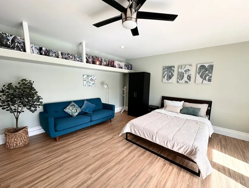 Entire New Guesthouse near Beach, Shopping, Dining - Image 1
