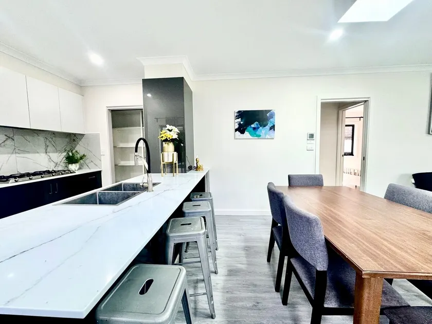 A09-Misty: Comfortable family home in Throsby - Image 1