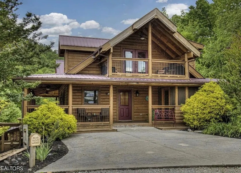 Bear Moon Lodge - Image 1