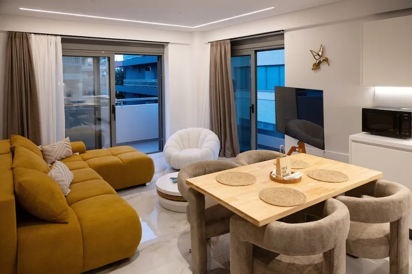NEW Luxe Athens Riviera Suite in Alimos near Beach - Image 1