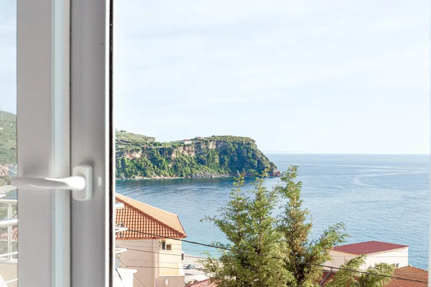 Hillbnb Extra (2 bedroom + 2wc) Sea View Balcony - Image 1
