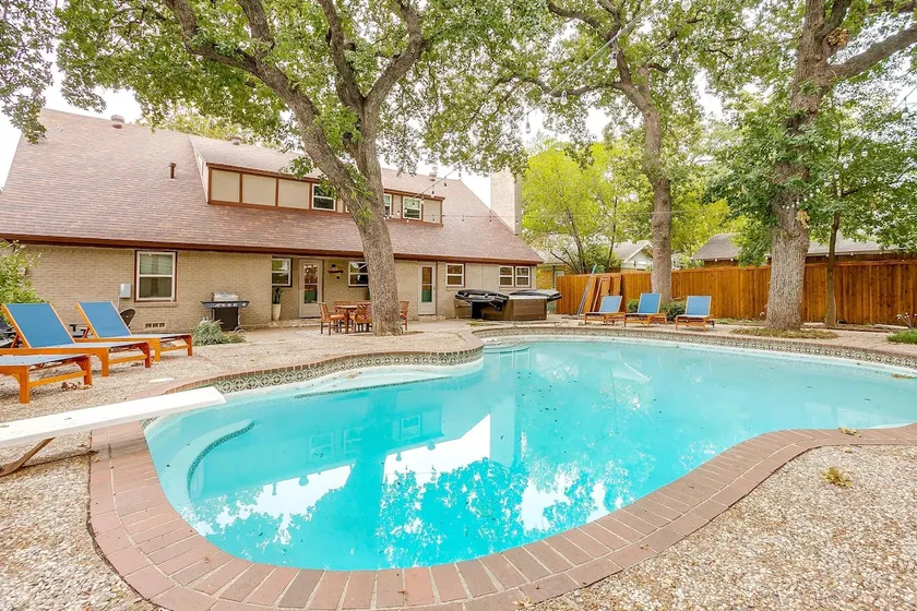 Magnolia Estate: Pool, Hot Tub, Near Stockyards! - Image 1