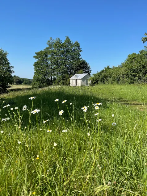Summer house with outdoor bath and field views - Image 1