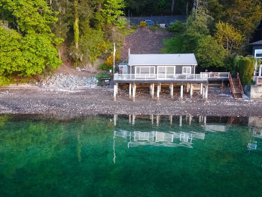Belcasa Hood Canal – Relax by the Water - Image 1