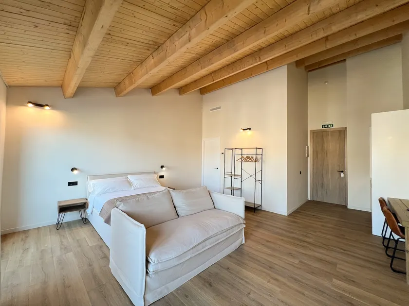 Salon Suites- Presidential apartment - Image 1