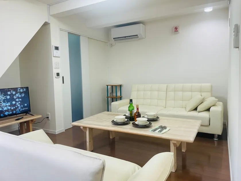A private standalone house for a relaxing stay with a spacious living room![Maximum 5 people, free parking] Best for a group trip! - Image 1