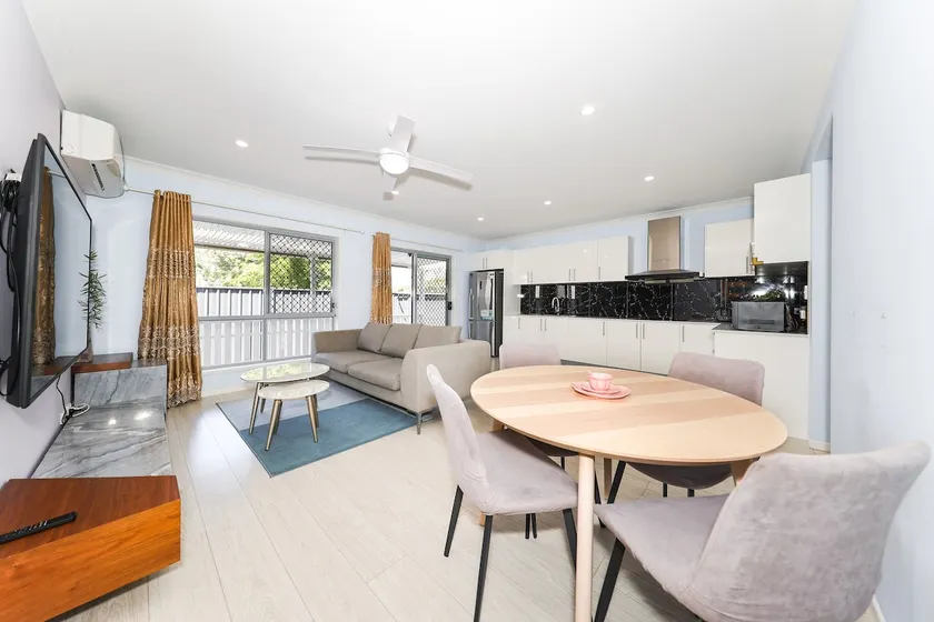 Spacious Entire Guest House - Quiet & Convenient - Image 1