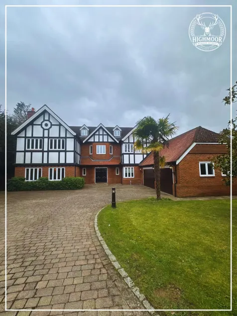 Luxury 6 Bed Mansion with Cinema, Gardens & Gated Estate - Image 1