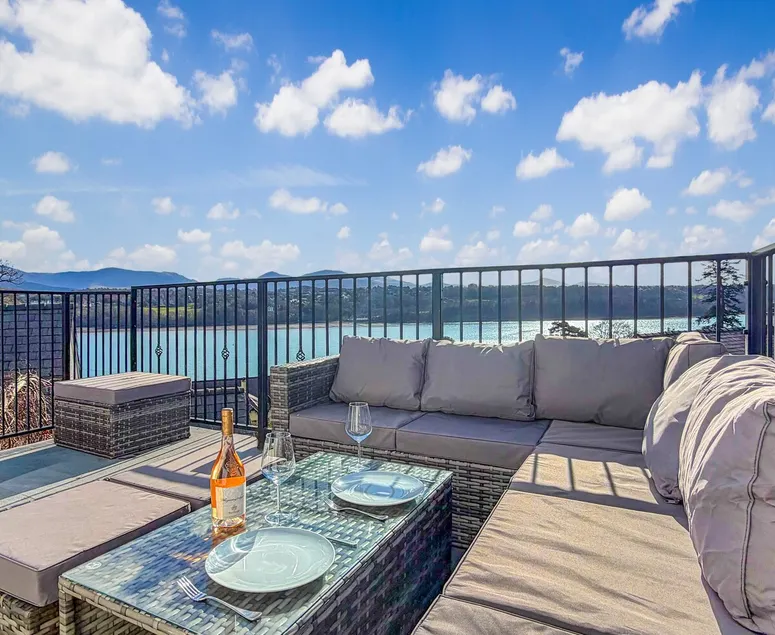 Brynteg Cottage | Sea Views | Hot Tub - Image 1