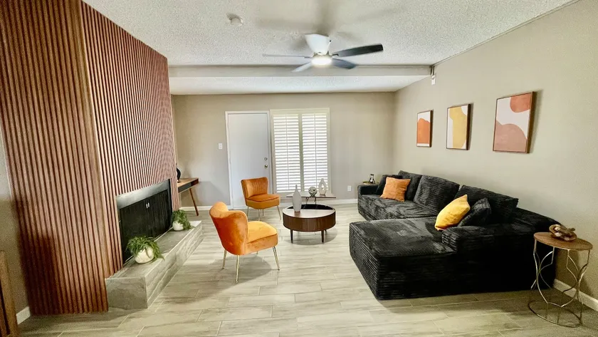 “Rare Find 2 Rooms 2 Baths 1 King 2 twins” - Image 1