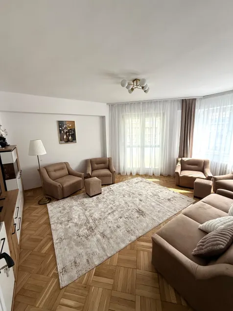 Ultracentral Luxury Apartament - Image 1
