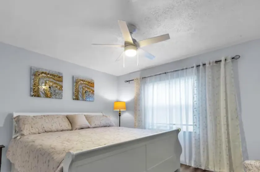 Modern Stylish 2BR Apt Near Busch Gardens Unit A - Image 1