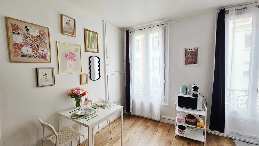 Cozy little Parisian nest, perfect for 2 people - Image 1