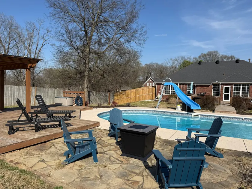 POOL~Bike-In~Firepit~HOT Tub/Cold Plunge~GameRoom - Image 1
