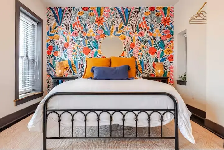 Downtown Spot for Both Long & Short Term Stays - Image 1