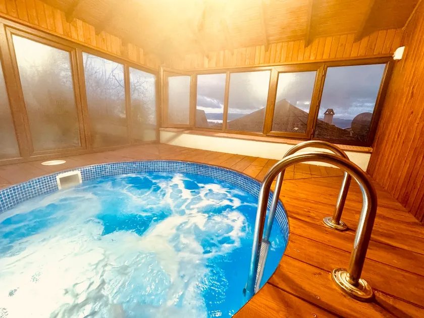 Small Bungalow M3 with Heated Indoor Pool - Image 1