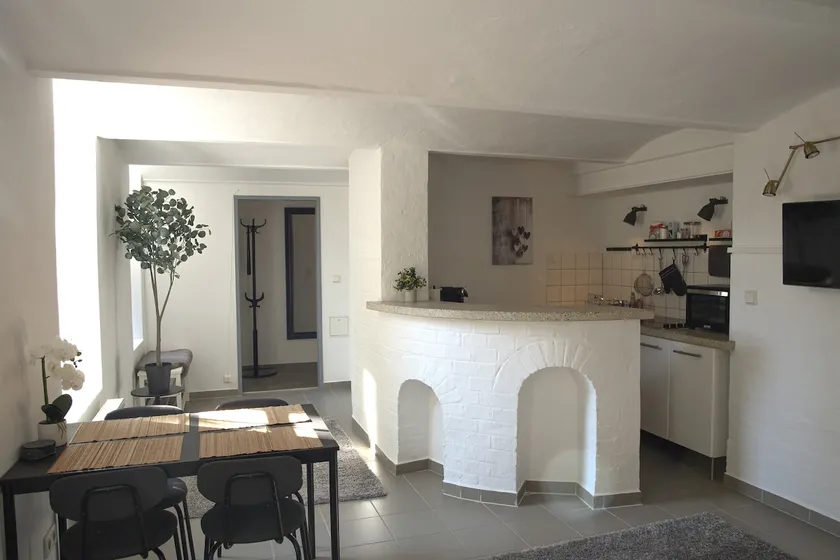 City Suite - Urban & stylish with Garage - Image 1