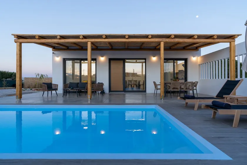 Notias-An Intimate Stay with Private Garden & Pool - Image 1