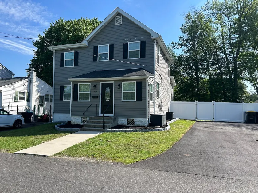 Full Home | Large Deck & Yard | Great Location - Image 1