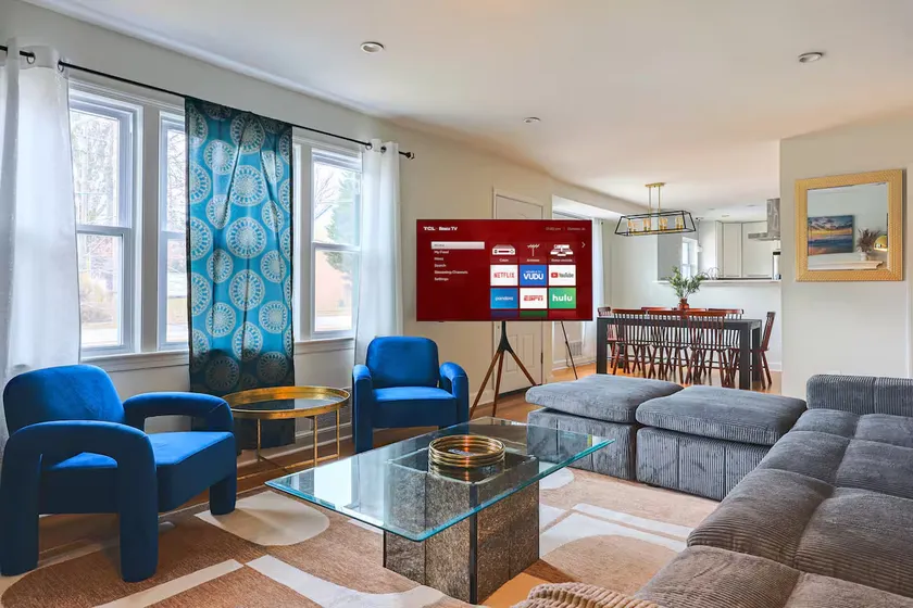 Modern 5BR Retreat | Minutes to DC & Ballston - Image 1