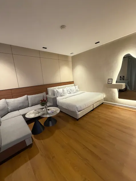 8D | studio room - Image 1