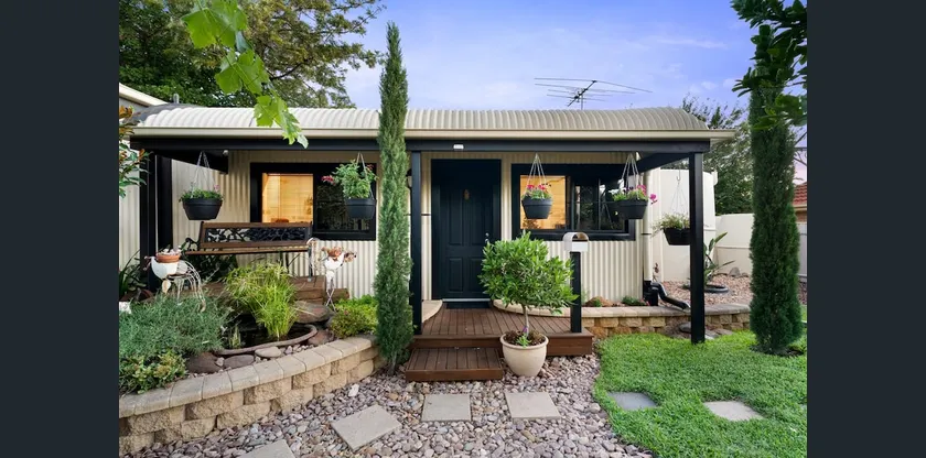 Lucky 13 Garden Escape - Near Adelaide CBD - Image 1