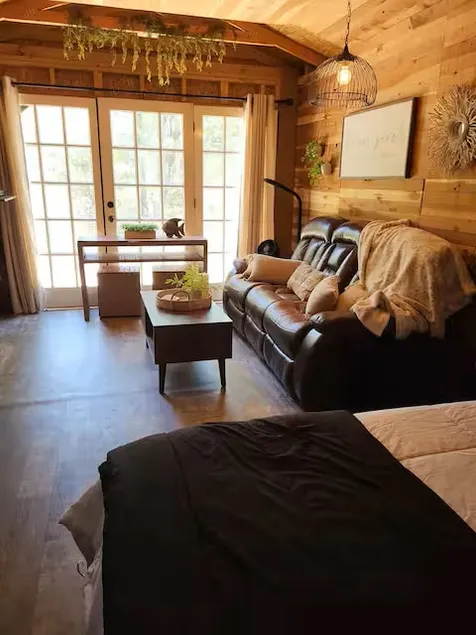 Cozy Couples Cabin / Quiet Wilderness Stay - Image 1
