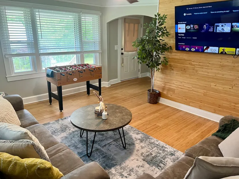 Easley•20 Min to Clemson & Keowee • Pet•Game Table - Image 1