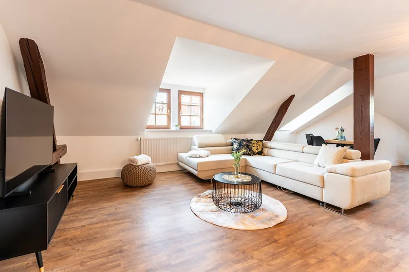 Stylish apartment for 6 - near the Elbe -renovated - Image 1