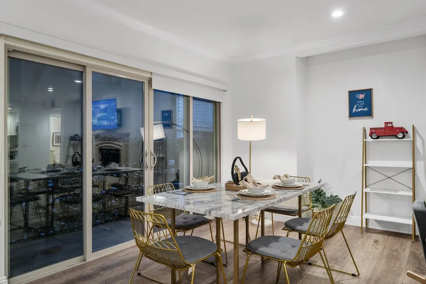 New Stylish 2BR Apartment Comfy in Gated Community - Image 1