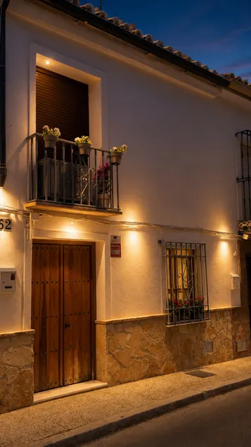 Casa Eloah Descubre Antequera El Torcal Caminito Del Rey Ideal para Familias y Grupos - Image 1