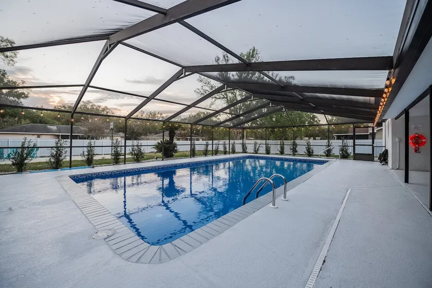 The Kensington House - Pool, Games, & Grilling! - Image 1