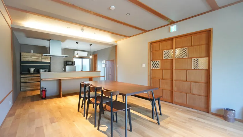 New｜Right in front of the National Treasure Matsue Castle｜Luxurious, entire, self-check-in property｜Free Wi-Fi｜Sleeps 6 - Image 1