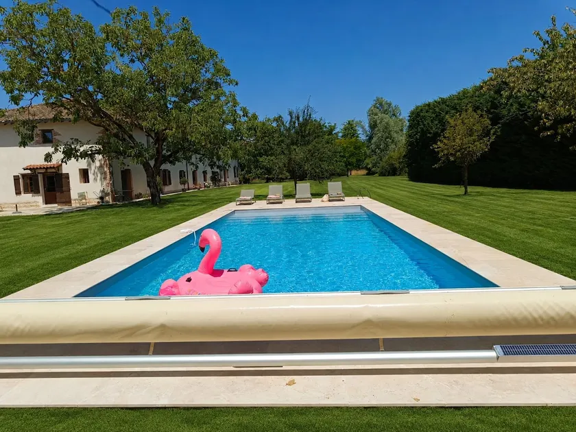 8-hectare estate – 15 people • Swimming pool • Fishing • Dombes - Image 1