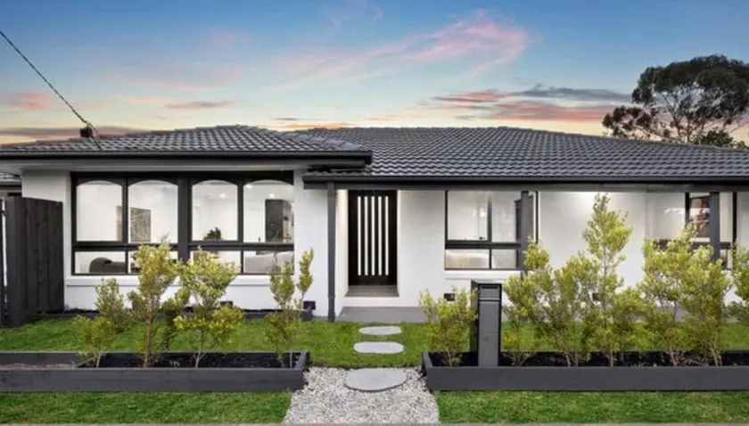 Beautiful 4 bedroom for short or long term stay! - Image 1
