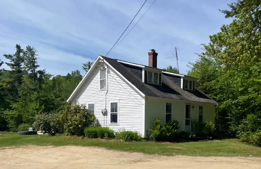 Whittier farm house at Barrett Hill Farm - Image 1