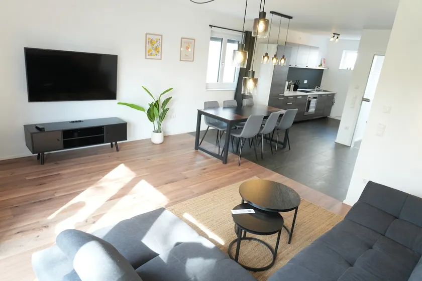 House for 8 guests • Streaming house, garden & parking - Image 1