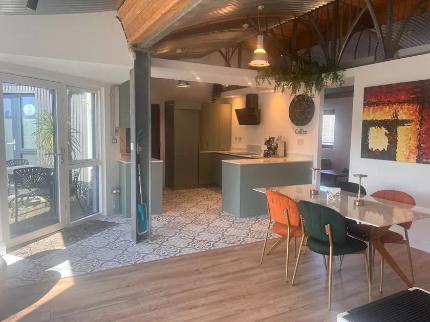 Lily's Place - Image 1